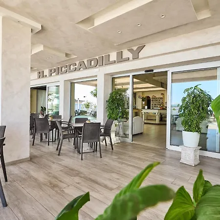 Отель Piccadilly 3*